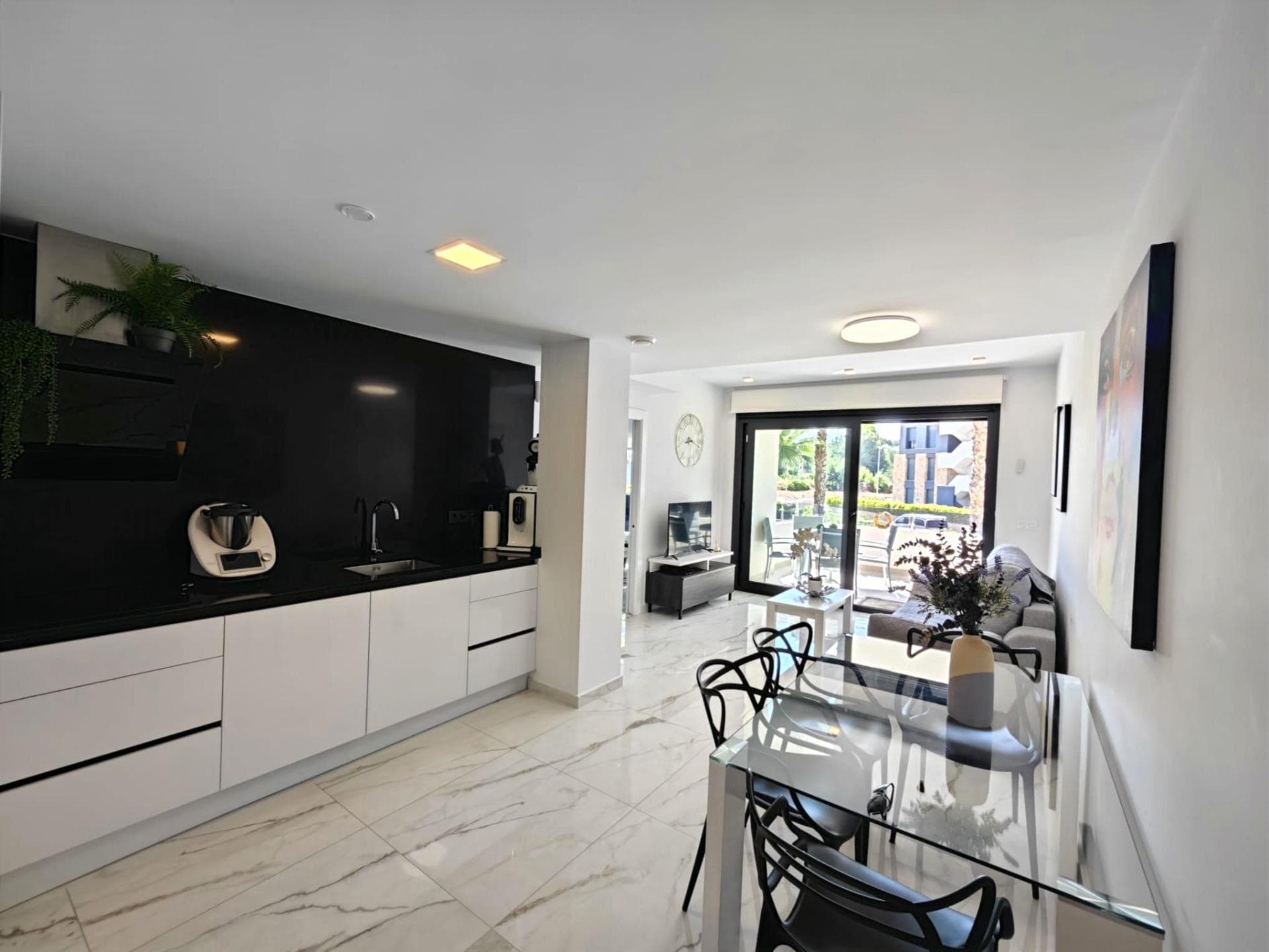 Luminoso Apartamento Orientado al Sur en Los Altos, Orihuela Costa