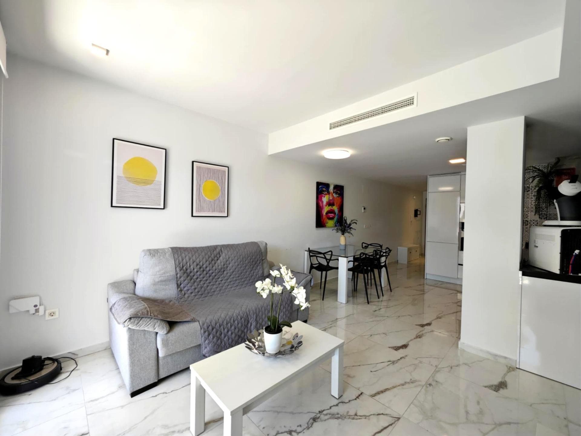 Luminoso Apartamento Orientado al Sur en Los Altos, Orihuela Costa