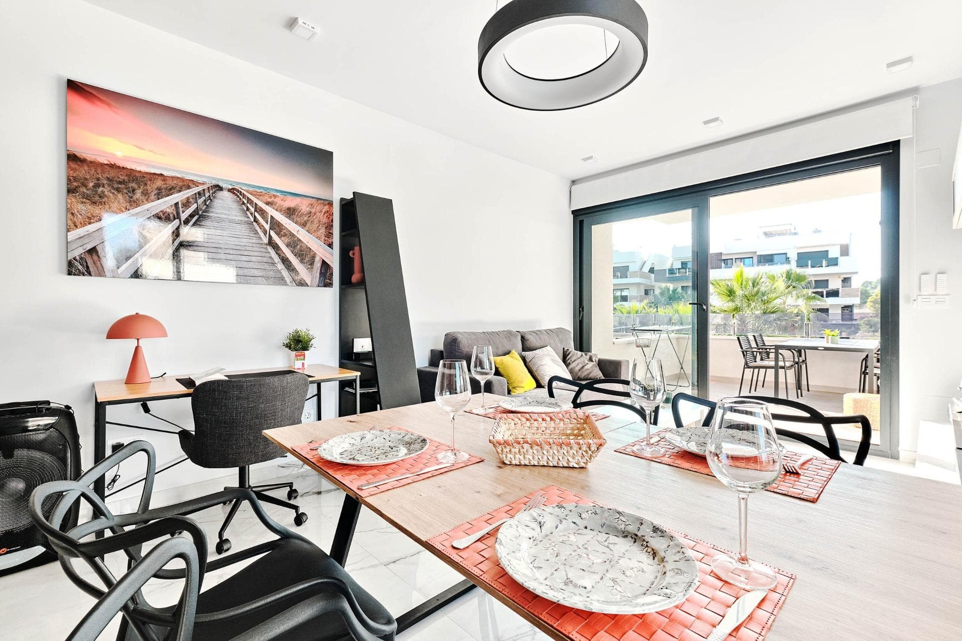 Exclusivo apartamento en esquina en AMANECER IX con amplia terraza y vistas a piscina