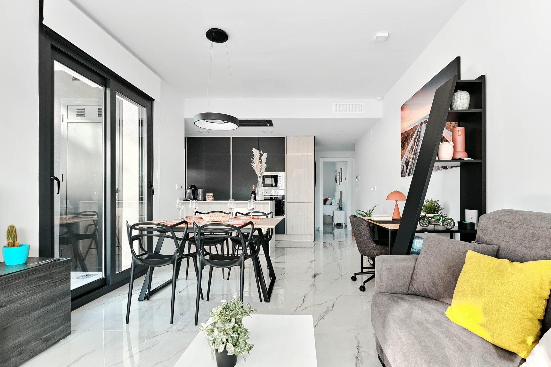 Exclusivo apartamento en esquina en AMANECER IX con amplia terraza y vistas a piscina