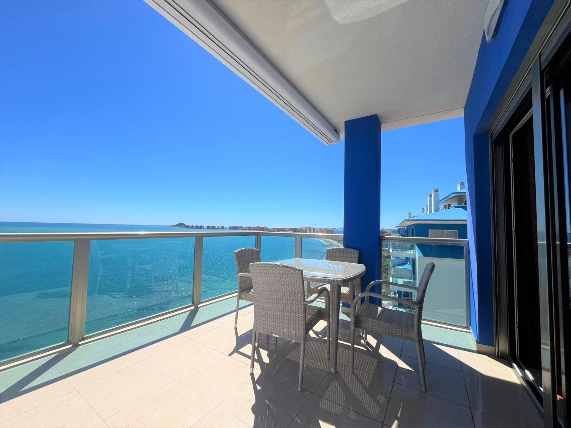 Exclusivo ático dúplex de lujo con vistas a dos mares en Euro Marina Tower, La Manga del Mar Menor