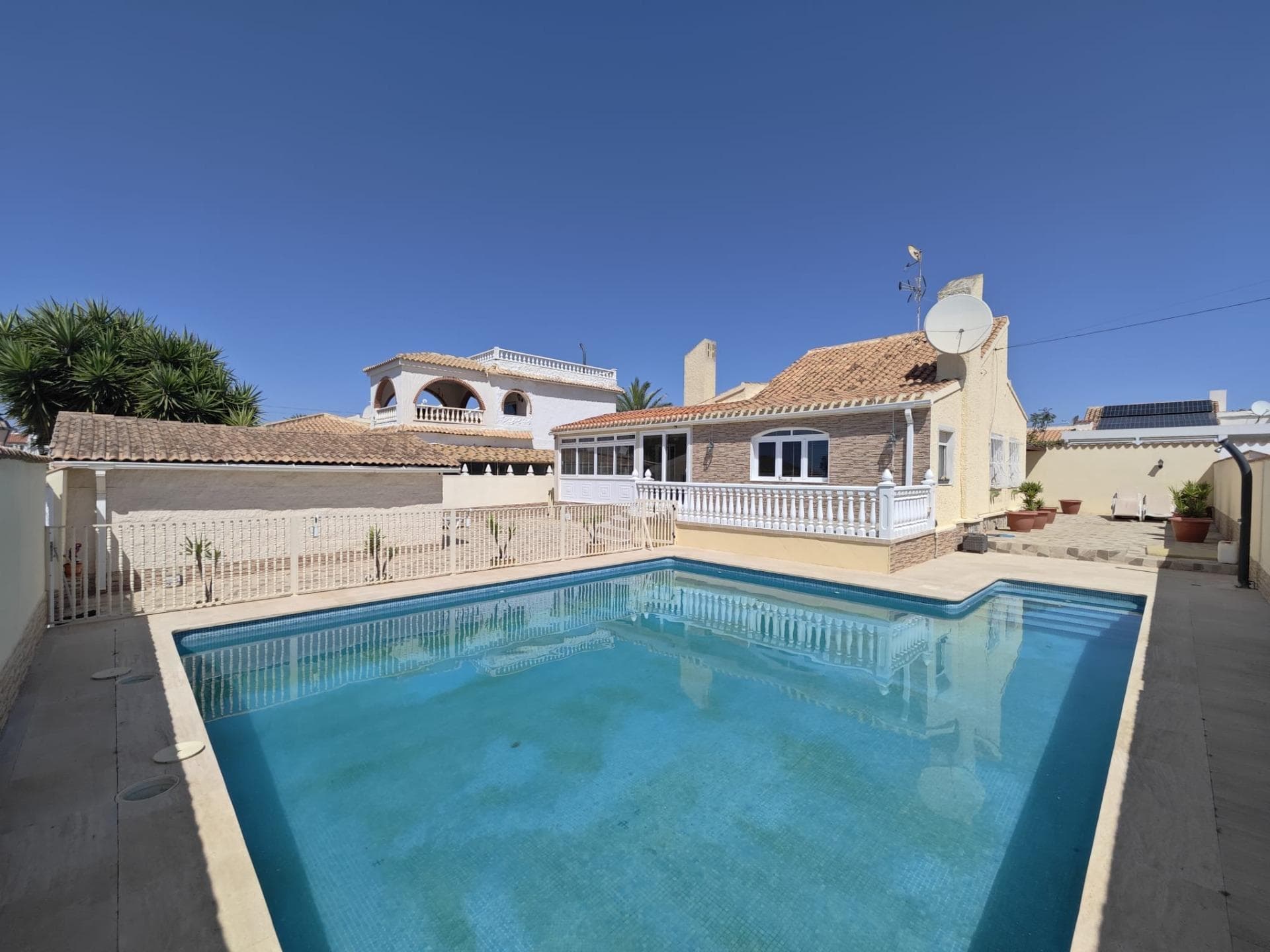 Encantador chalet independiente con piscina privada en La Florida - Las Chismosas, Orihuela Costa