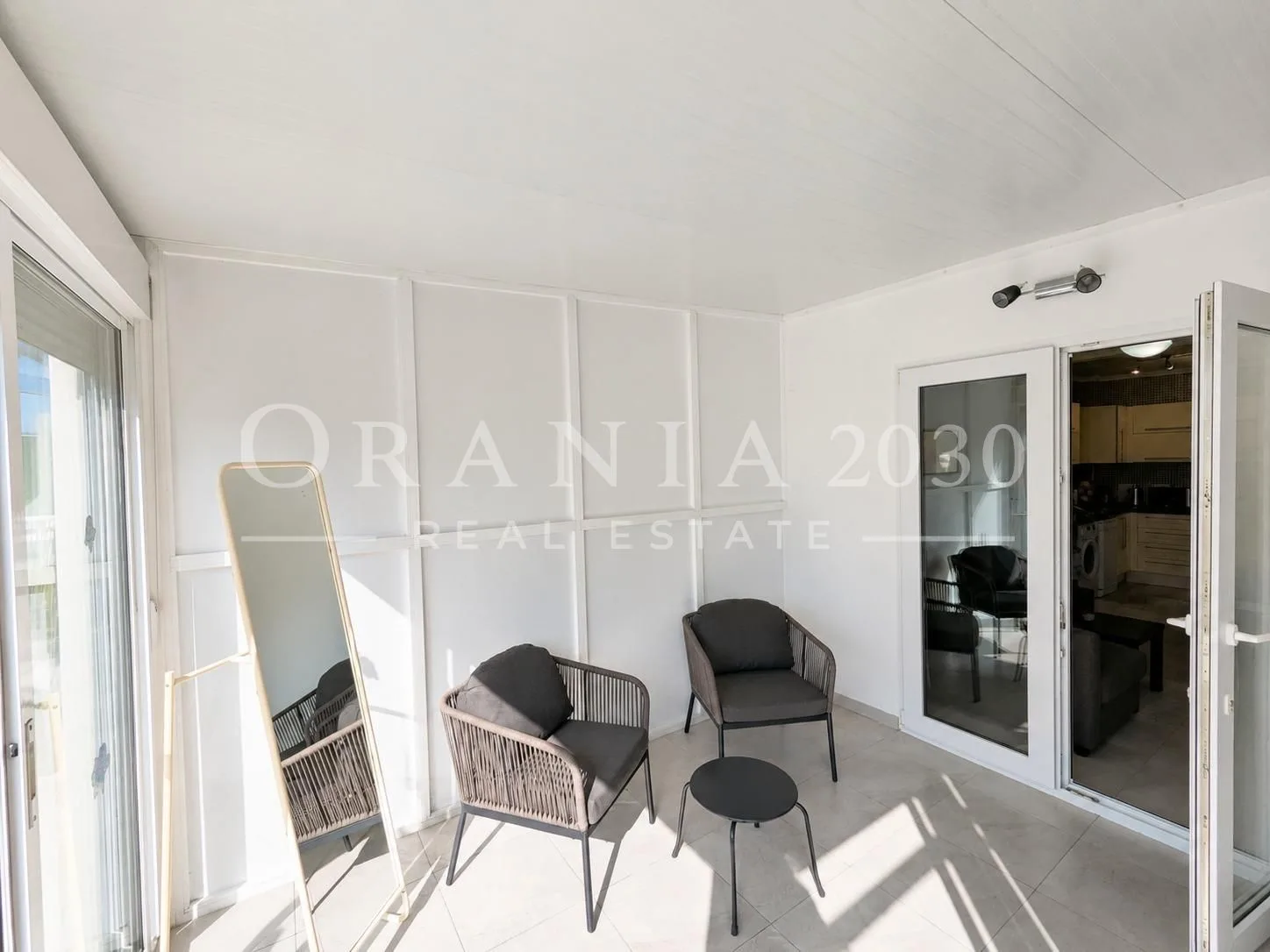 Encantador Bungalow en Planta Baja Cerca del Mar con Amplio Jardín y 3 Piscinas en Cabo Roig