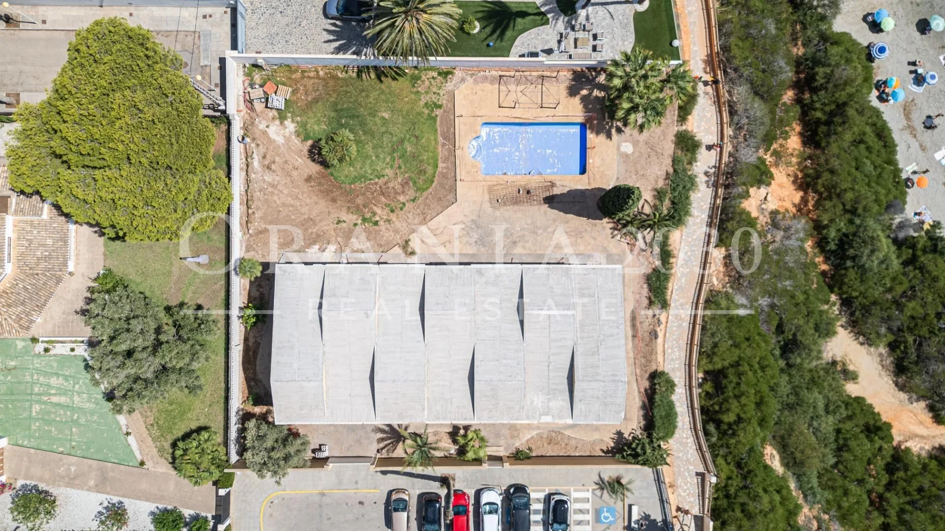 Proyecto de Villa de Lujo en Primera Línea del Mar con Estructura Ejecutada