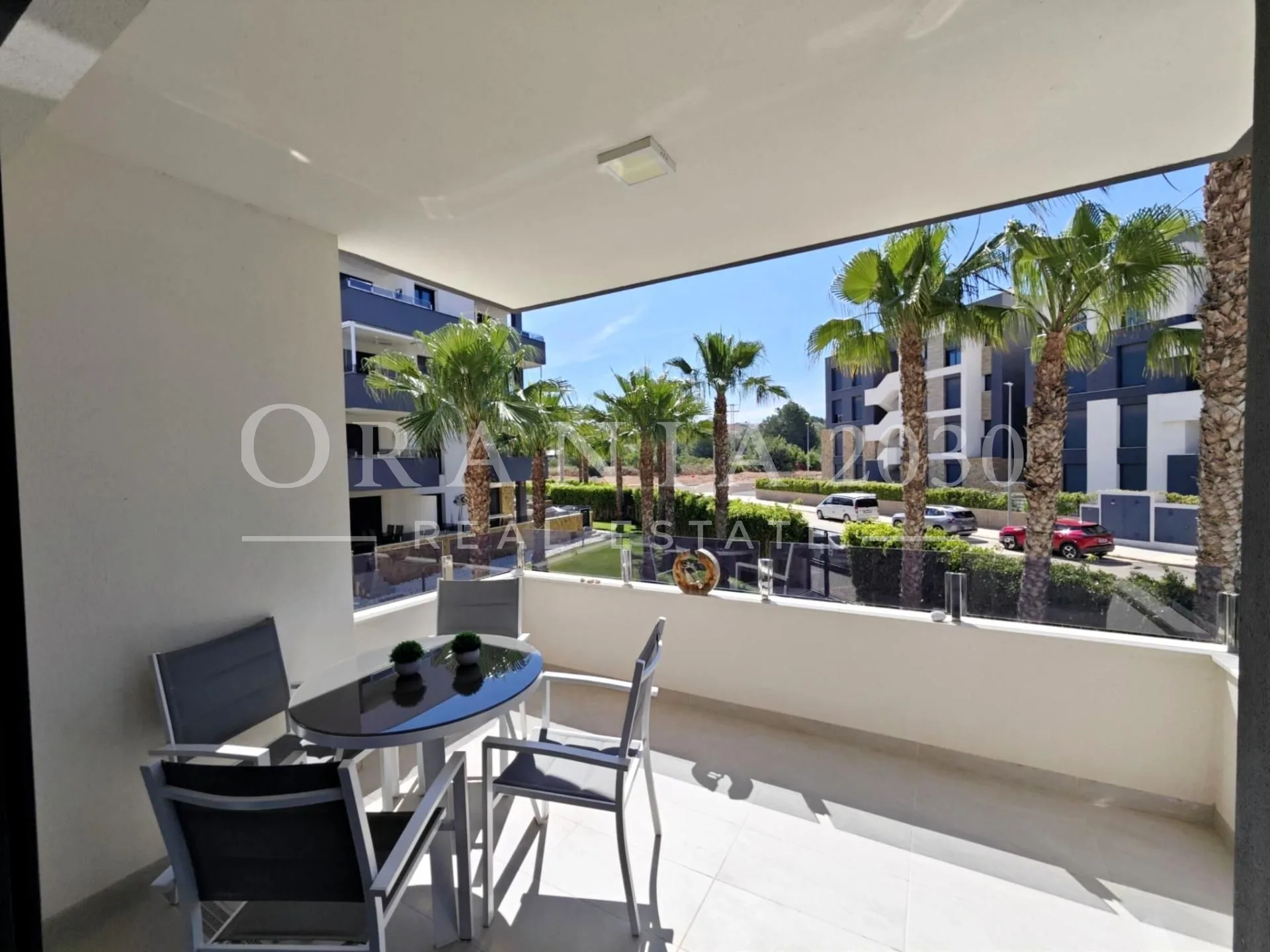 Luminoso Apartamento Orientado al Sur en Los Altos, Orihuela Costa