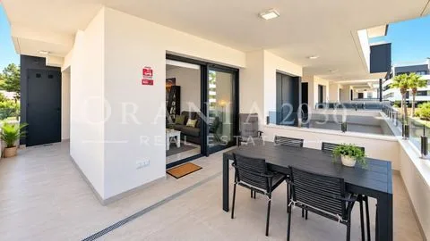 Elegante apartamento en esquina con amplia terraza y vistas a la piscina – Amanecer IX, Orihuela Costa