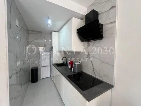 Encantadora Casa de 2 dormitorios con solárium privado en Los Altos – Torrevieja