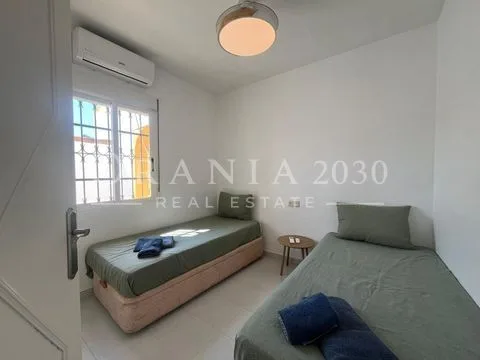 Encantadora Casa de 2 dormitorios con solárium privado en Los Altos – Torrevieja