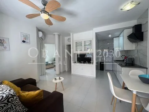 Encantadora Casa de 2 dormitorios con solárium privado en Los Altos – Torrevieja