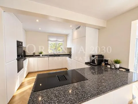 Exclusiva villa reformada con piscina privada y orientación sur en Los Balcones, Torrevieja