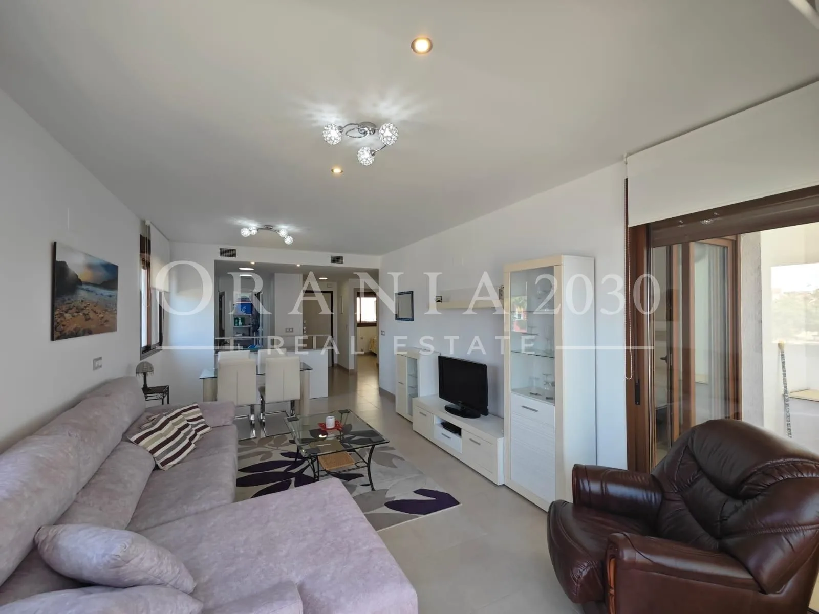 Luminoso apartamento de 2 dormitorios con piscina y spa en Campoamor