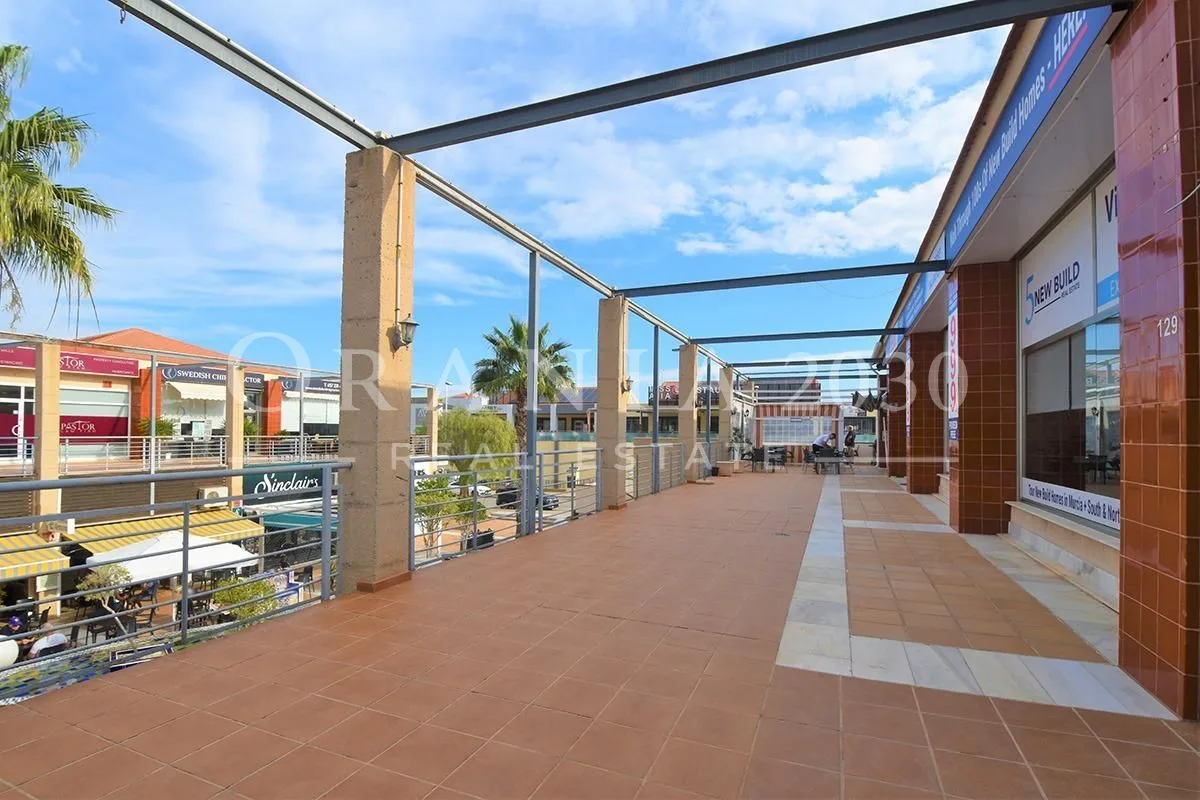 Local comercial en venta en Centro Comercial Los Dolses Orihuela Costa