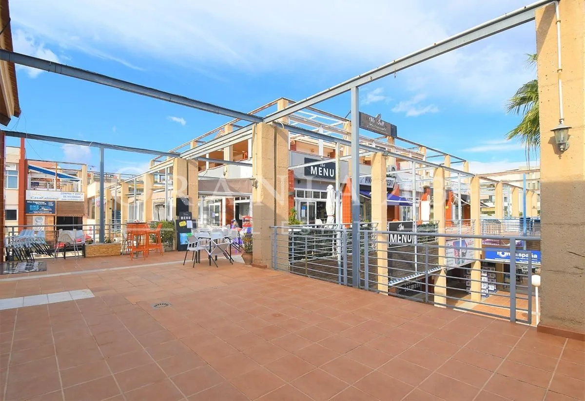Local comercial en venta en Centro Comercial Los Dolses Orihuela Costa
