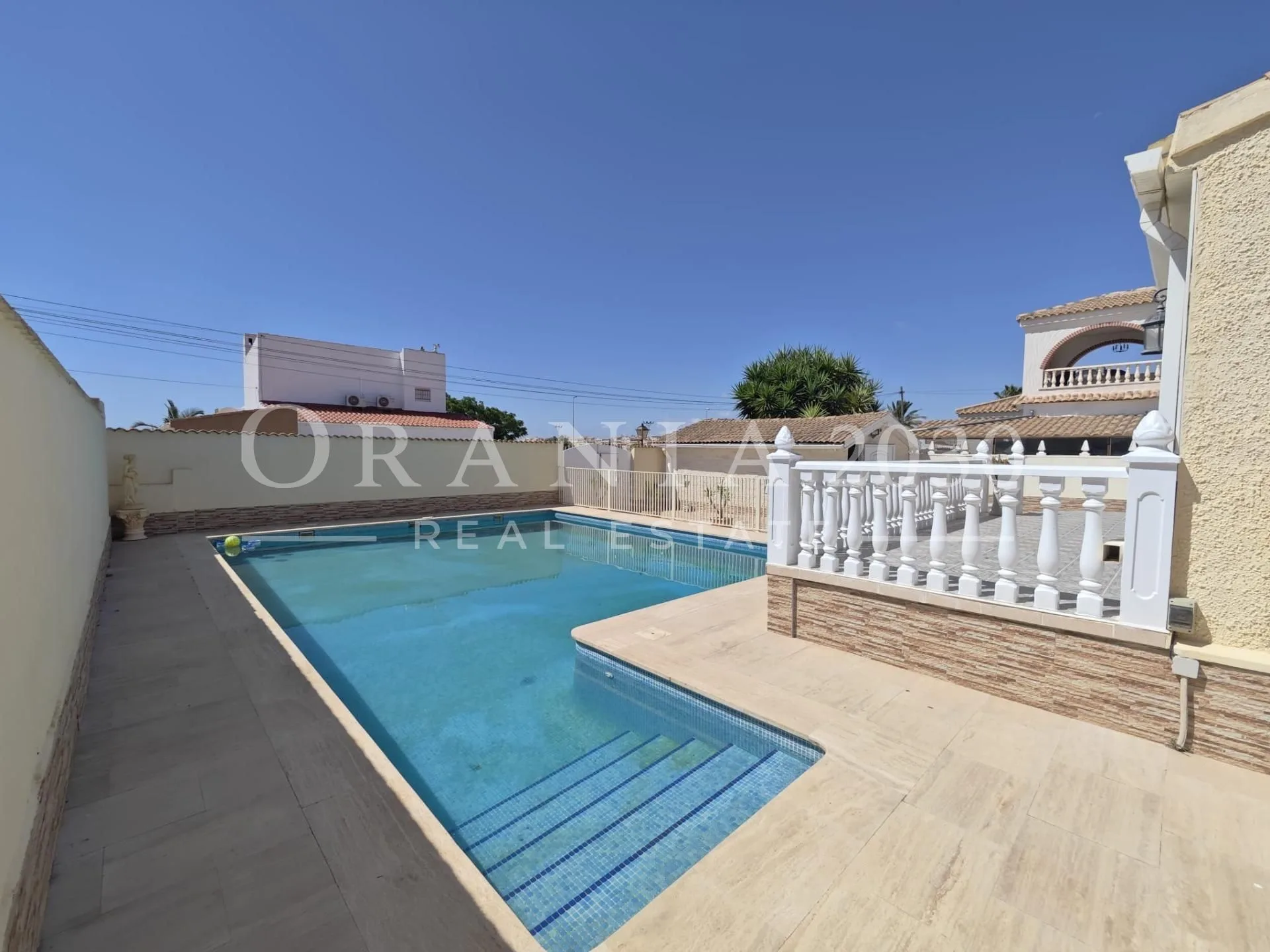 Encantador chalet independiente con piscina privada en La Florida - Las Chismosas, Orihuela Costa