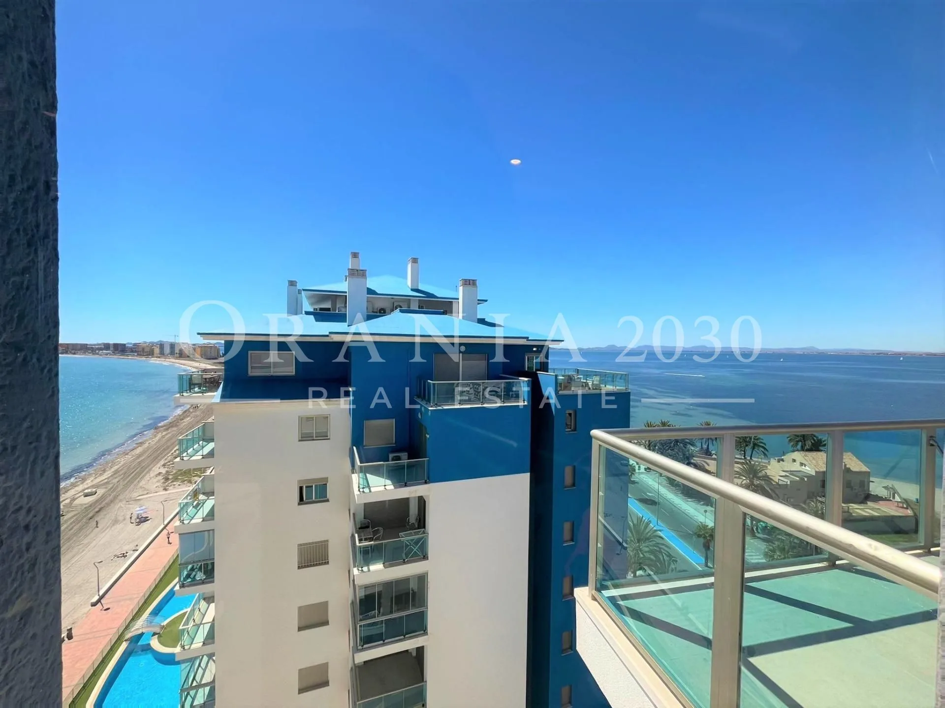Exclusivo ático dúplex de lujo con vistas a dos mares en Euro Marina Tower, La Manga del Mar Menor