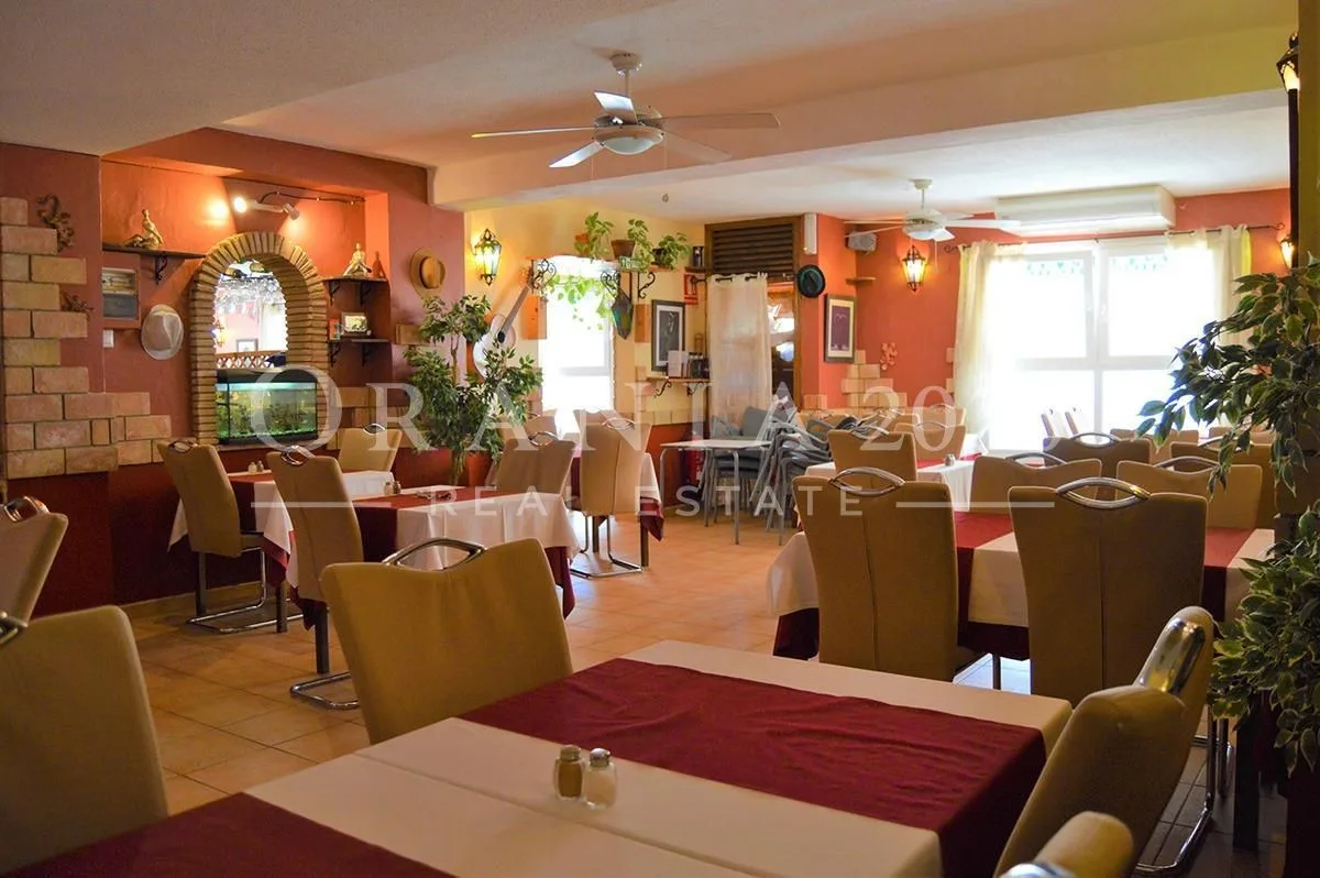 Local en venta a solo 200 metros del mar en La Veleta Torrevieja