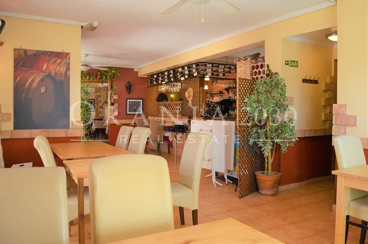 Local en venta a solo 200 metros del mar en La Veleta Torrevieja