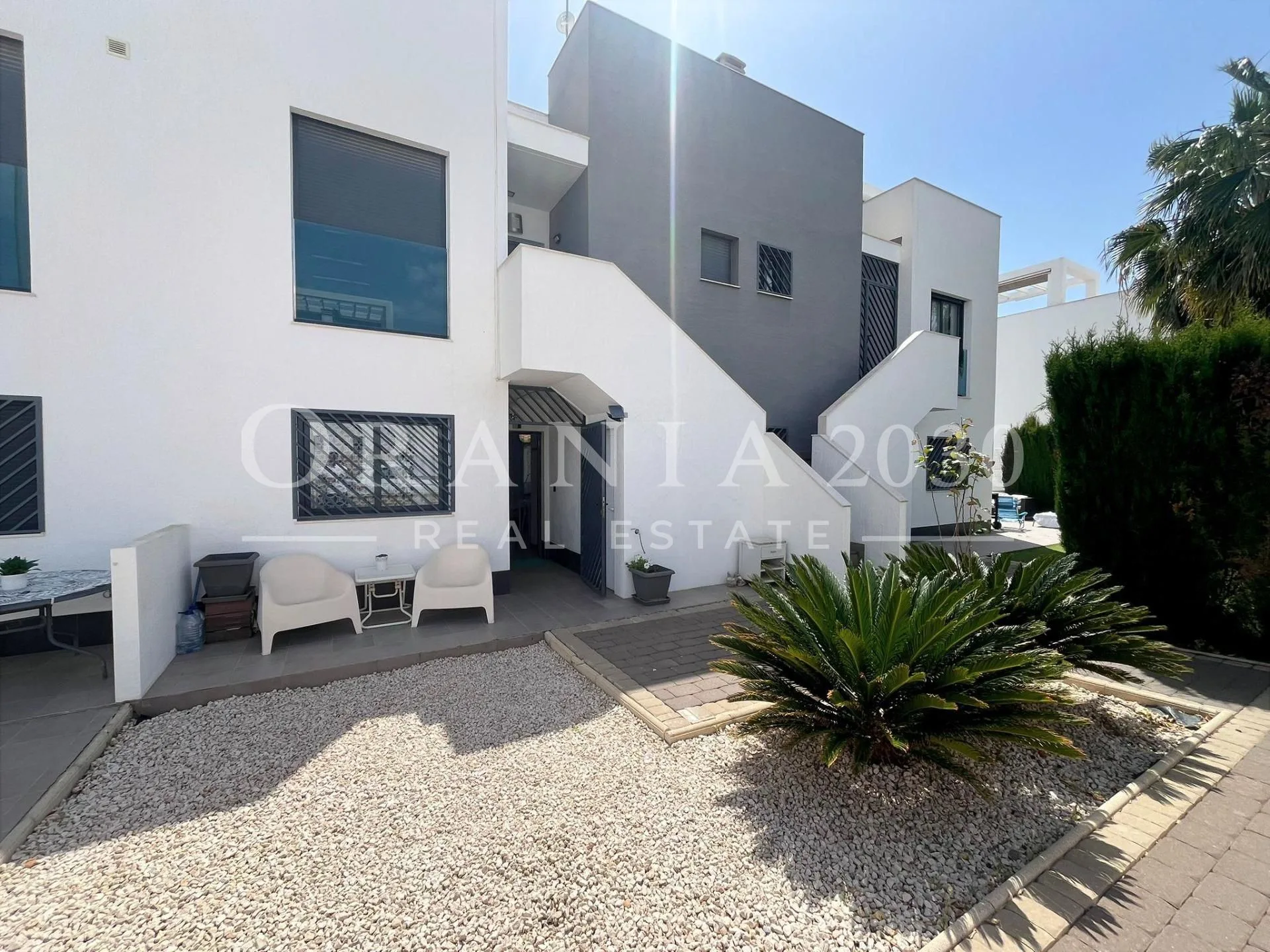 Exclusivo Bungalow de planta baja en Oasis Beach, La Zenia – Tu Oasis Privado en la Costa Blanca