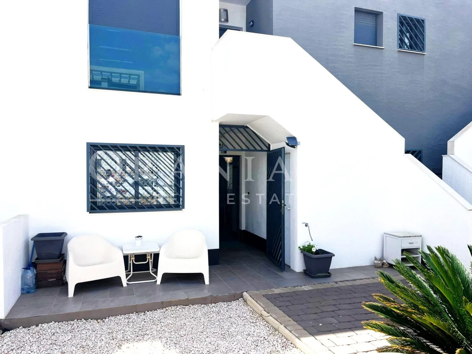 Exclusivo Bungalow de planta baja en Oasis Beach, La Zenia – Tu Oasis Privado en la Costa Blanca