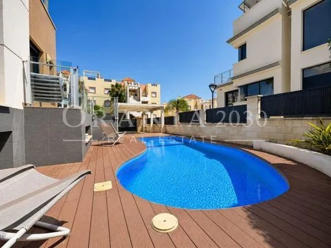 Exclusiva villa de lujo en La Zenia con piscina privada, sauna y solárium