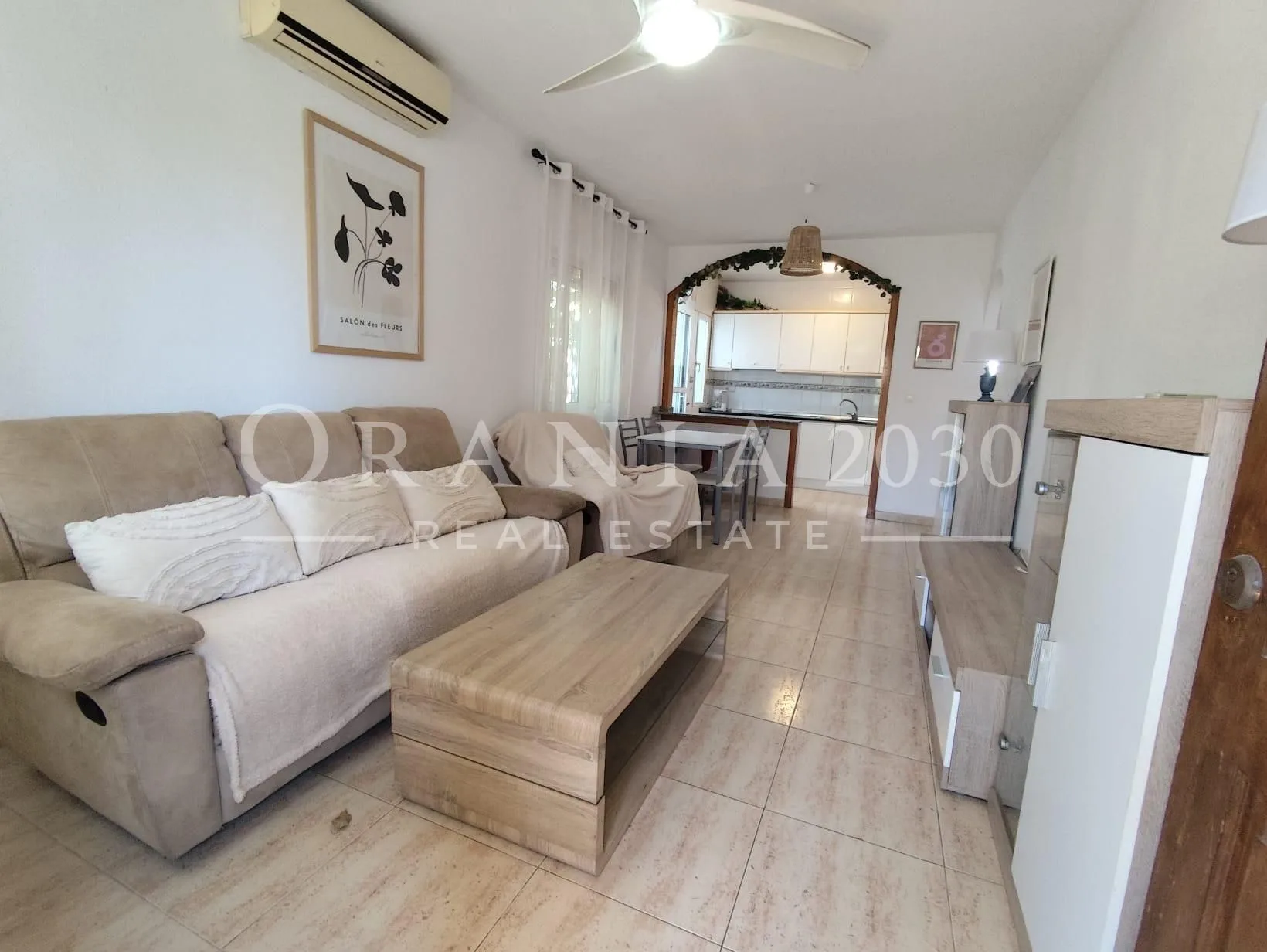Exclusivo adosado con piscina privada en el corazón de La Zenia