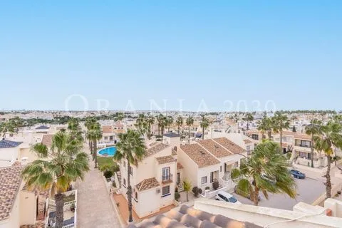 Bonito apartamento con piscina comunitaria a la venta en Playa Flamenca