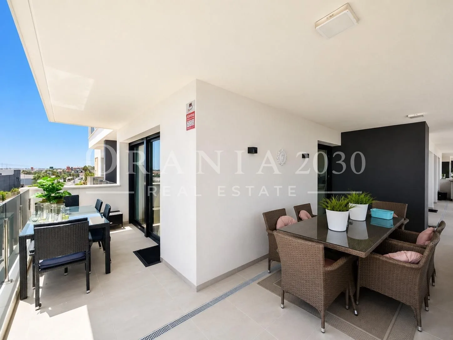 Exclusivo apartamento de 3 dormitorios con impresionantes vistas al mar en Playa Flamenca