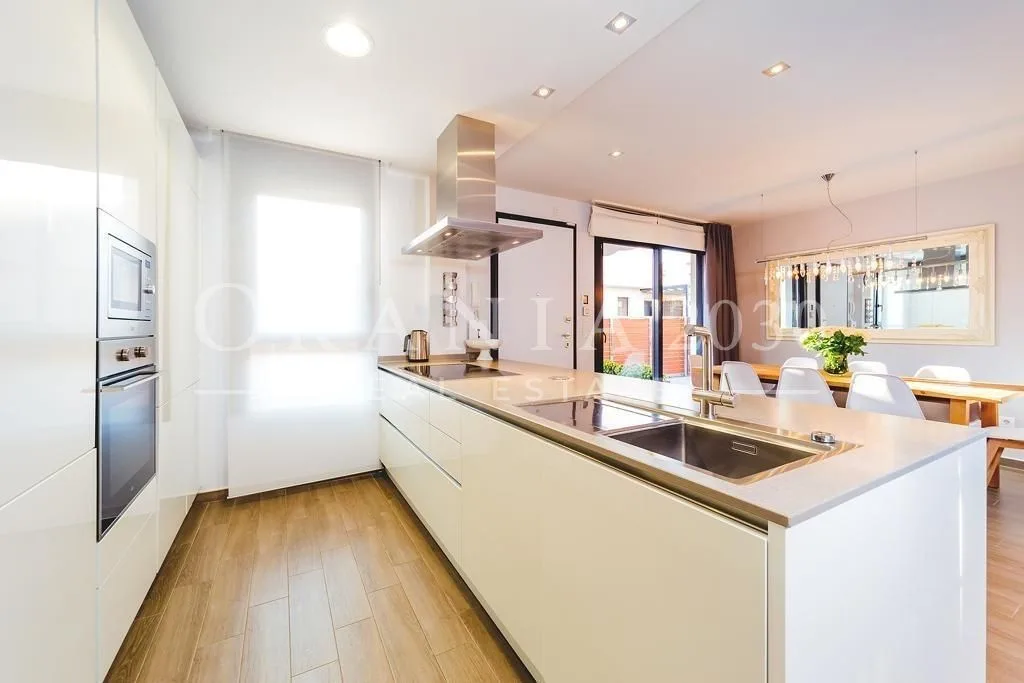 Chalet independiente con piscina privada en Torrevieja