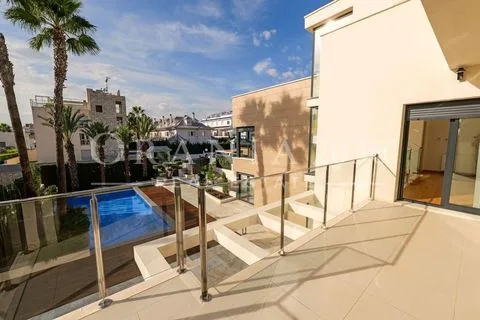 Lujo, diseño y exclusividad en el corazón de La Veleta Torrevieja