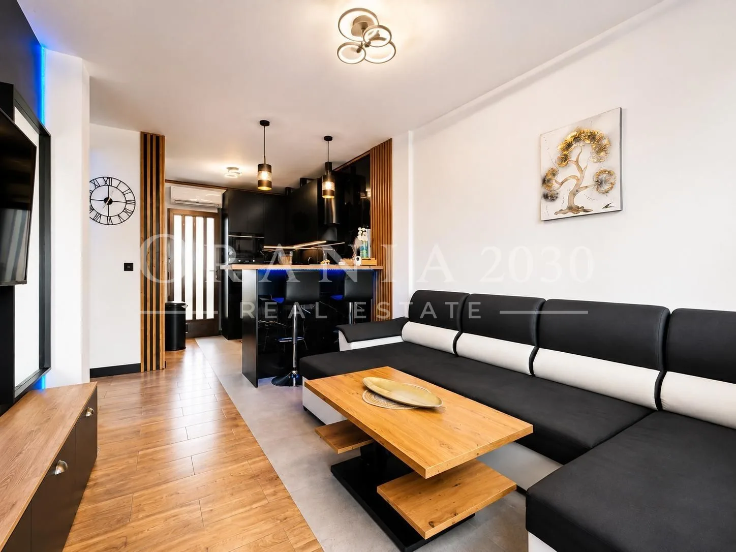 Espectacular Bungalow Reformado con Solárium Privado y Jacuzzi en Aguas Nuevas – Torrevieja