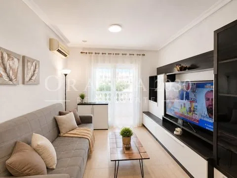 Apartamento con piscina a pocos metros de Playa del Cura – Torrevieja