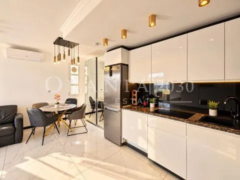 Precioso bungalow en planta alta con terraza privada y balcón con vistas al mar en Torreblanca, Torrevieja