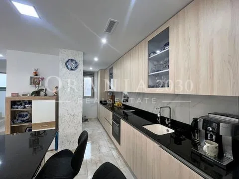 Exclusiva villa moderna en Villamartín con piscina privada y vistas a las salinas
