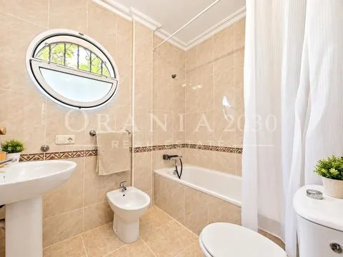 Chalet con piscina privada y 3 dormitorios en El Galán – Zodiaco VI, Orihuela Costa